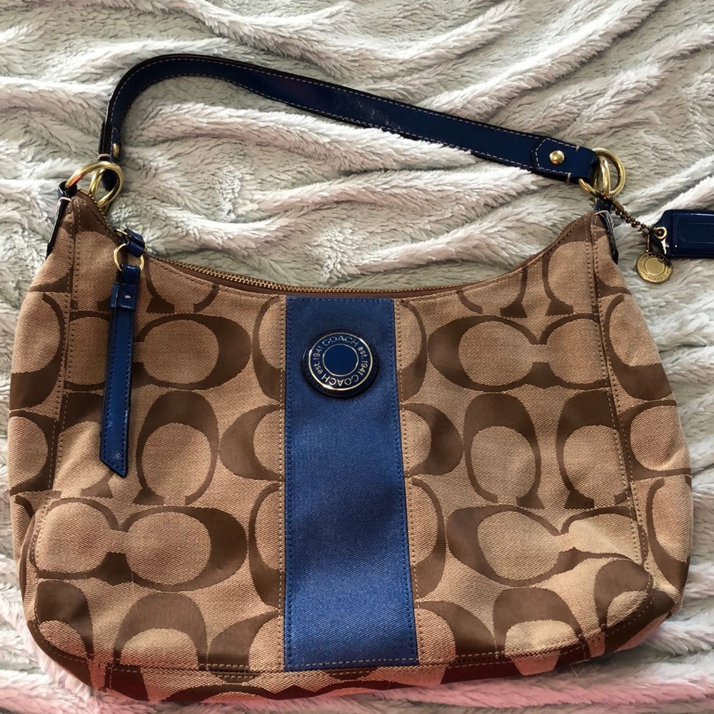 Coach hobo bag w/cornflower blue trim - Picture 4 of 5